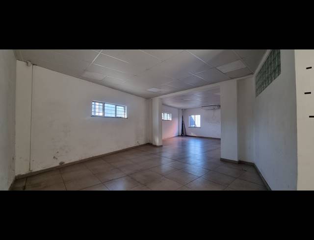 332M² OFFICE TO LET IN ROSSBURGH